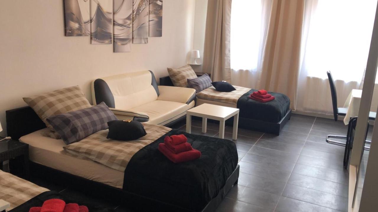 Ferienwohnungen Calwer Höfle Marktplatz - Firmen, Handwerker, Monteure willkommen Exterior foto