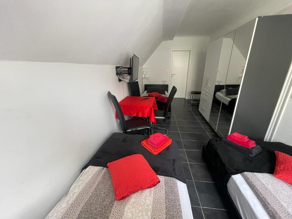 Ferienwohnungen Calwer Höfle Marktplatz - Firmen, Handwerker, Monteure willkommen Zimmer foto