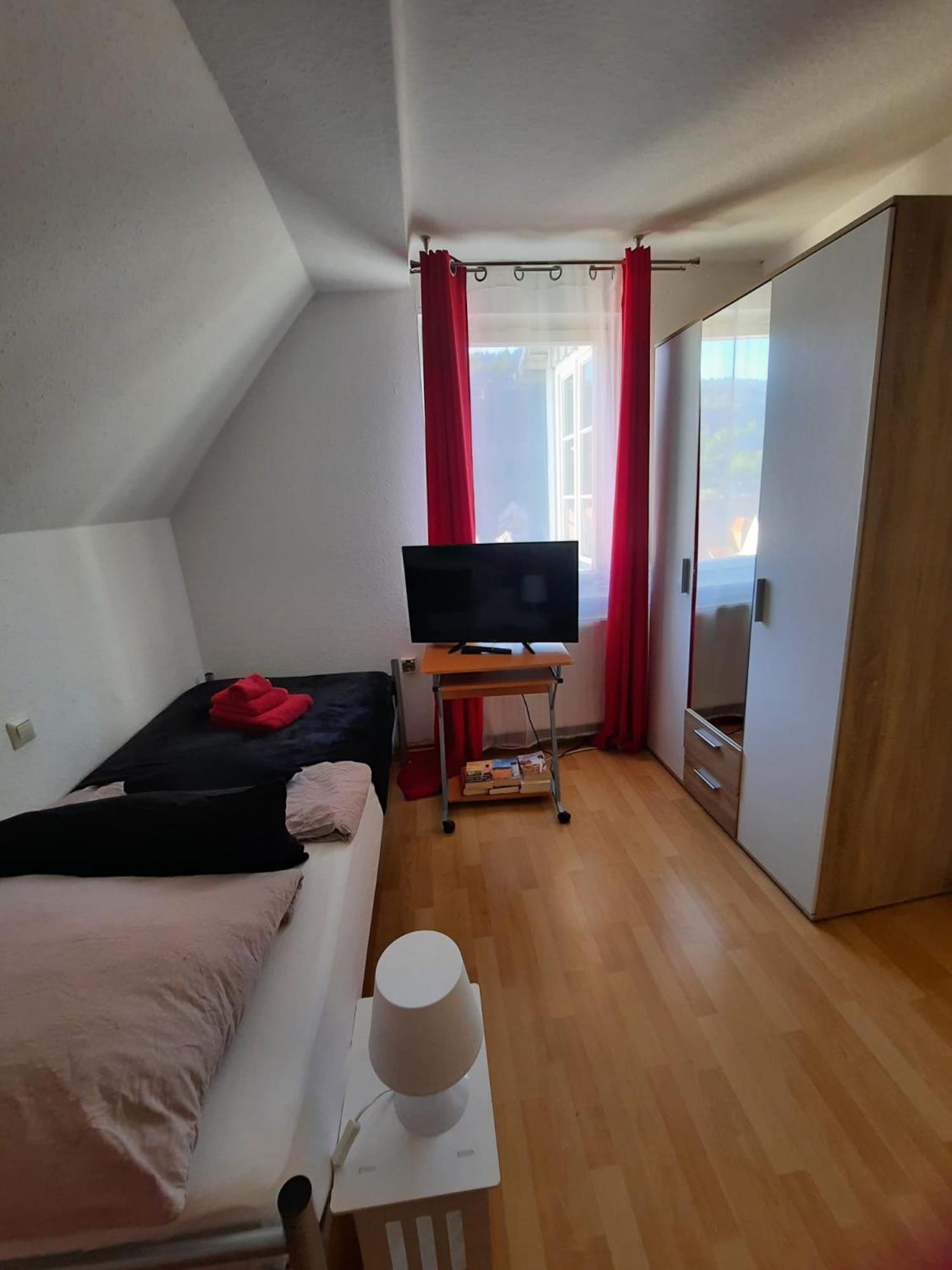 Ferienwohnungen Calwer Höfle Marktplatz - Firmen, Handwerker, Monteure willkommen Zimmer foto