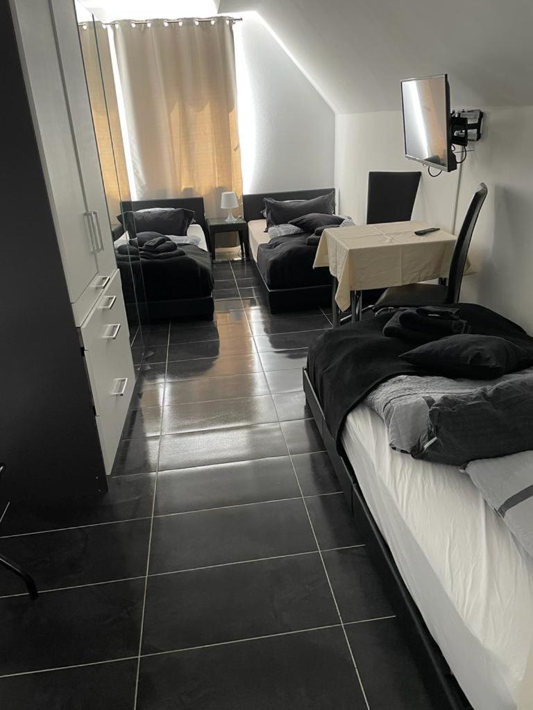 Ferienwohnungen Calwer Höfle Marktplatz - Firmen, Handwerker, Monteure willkommen Zimmer foto